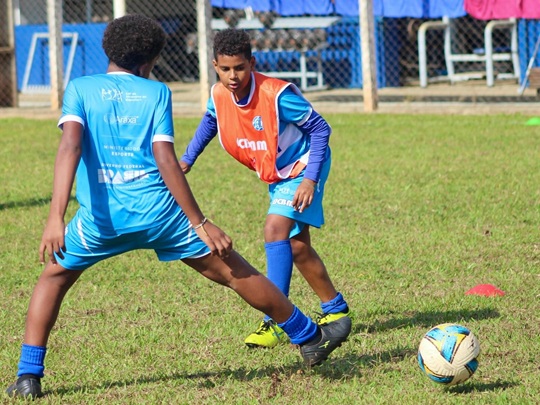 Projeto Lobinho Transformando Vidas fortalece desenvolvimento social e esportivo de centenas de jovens