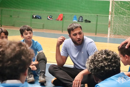 Projeto Lobinho Transformando Vidas promove atividade sobre saúde emocional no esporte